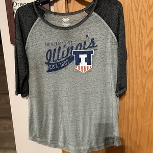 University of Illinois 3/4 tshirt gray in color size xl